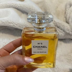 CHANEL N°5 Eau de Parfum Spray